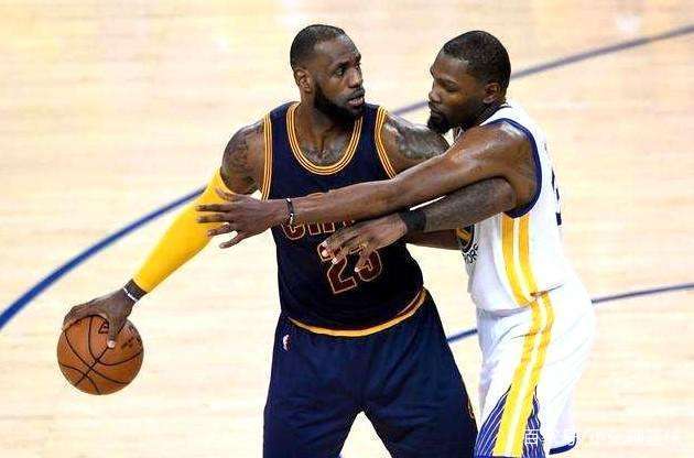 本菲卡2-0那不勒斯，里奥斯传射，巴雷罗破门（本菲卡2-0力克那不勒斯，里奥斯传射立功，巴雷罗建功）