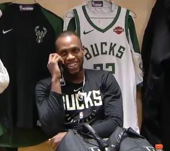 友谊赛半场：希门尼斯+洛萨诺屡造险，墨西哥暂0-0乌拉圭（友谊赛半场：希门尼斯、洛萨诺连连制造险情，墨西哥与乌拉圭暂互交白卷）