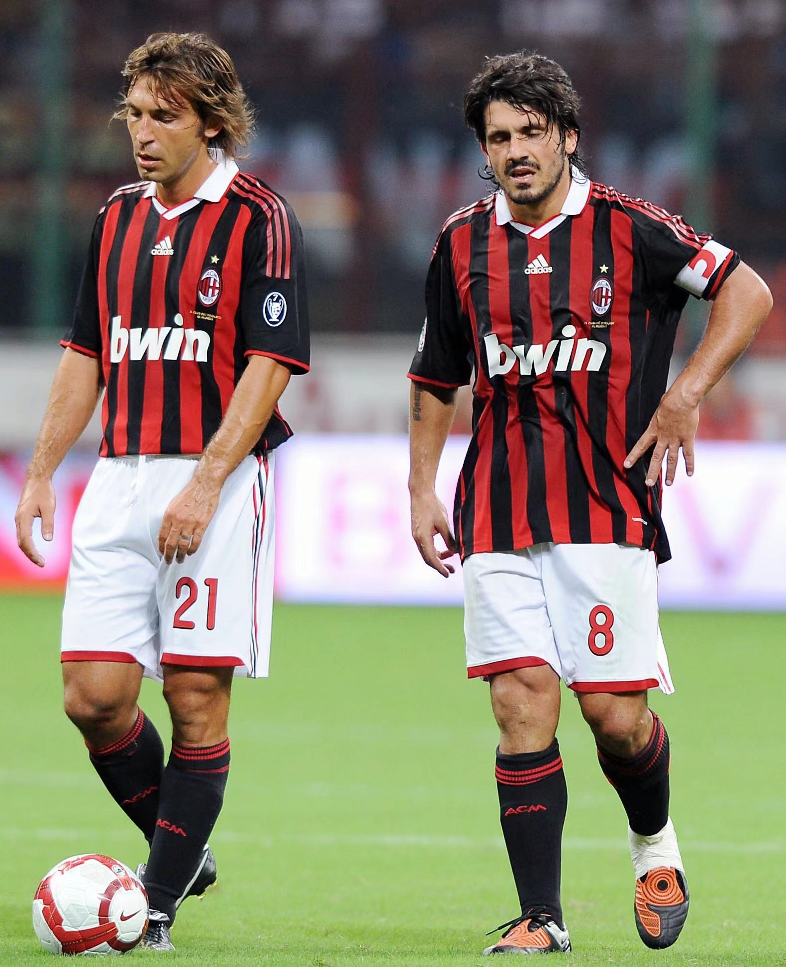 欧冠进球榜更新：梅西连续破门,（欧冠射手榜最新：梅西连场建功）