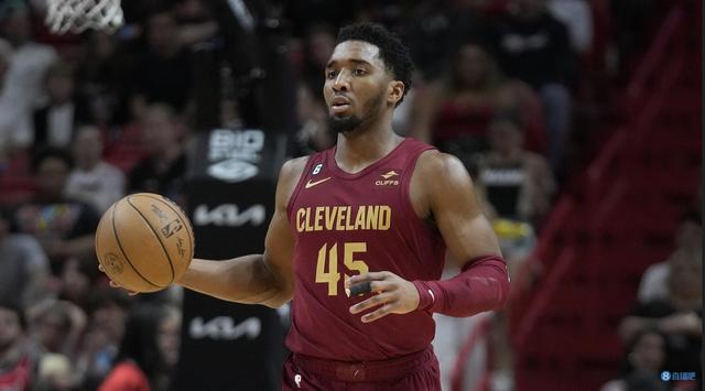 同病相怜！老鹰中锋弗洛林过去几个月一直在与塔图姆交流康复经验（惺惺相惜！老鹰中锋弗洛林近几个月持续与塔图姆交流康复心得）