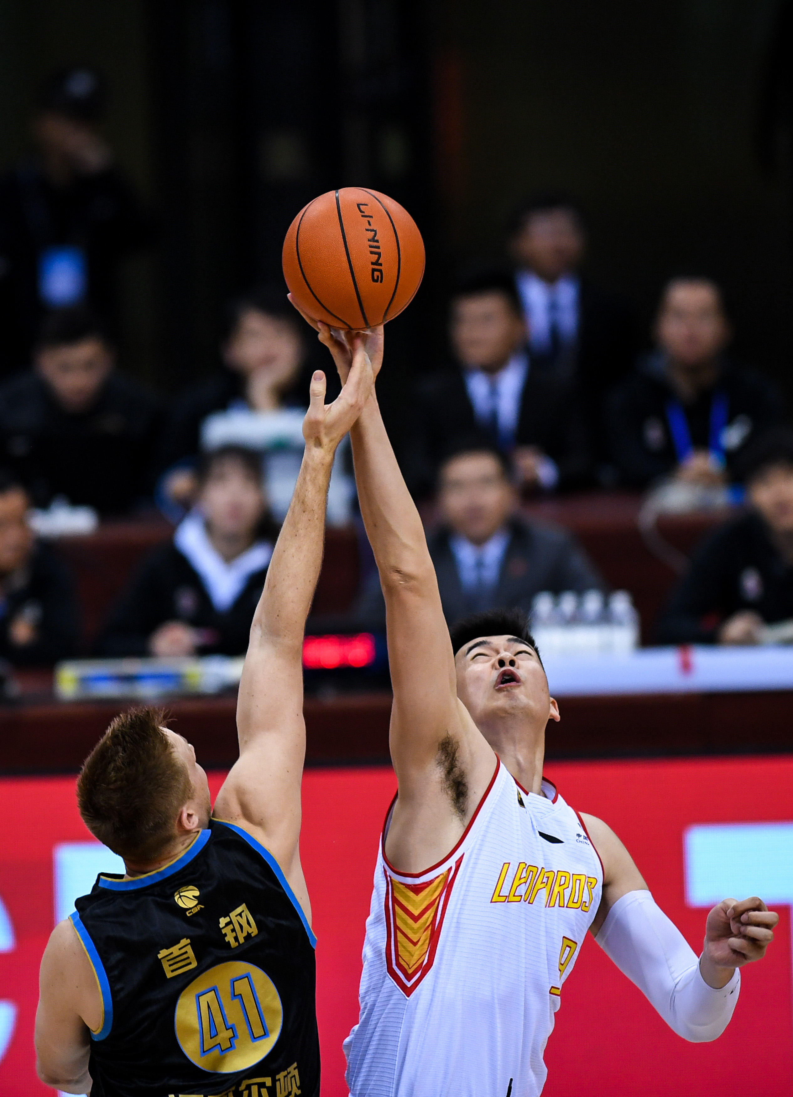 本泽马评选历史最佳阵容：（本泽马评出心目中历史最佳阵容）