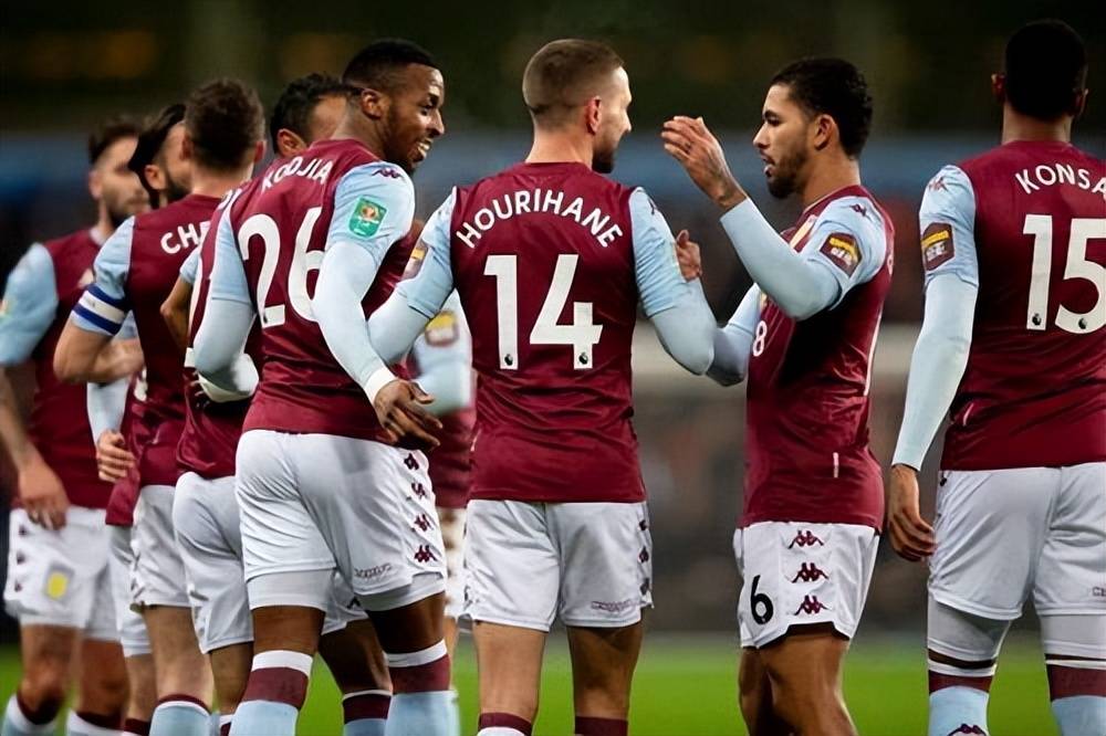 热那亚2-1萨索洛，厄斯蒂高破门，马利诺夫斯基建功（厄斯蒂高、马利诺夫斯基相继进球，热那亚2-1击败萨索洛）