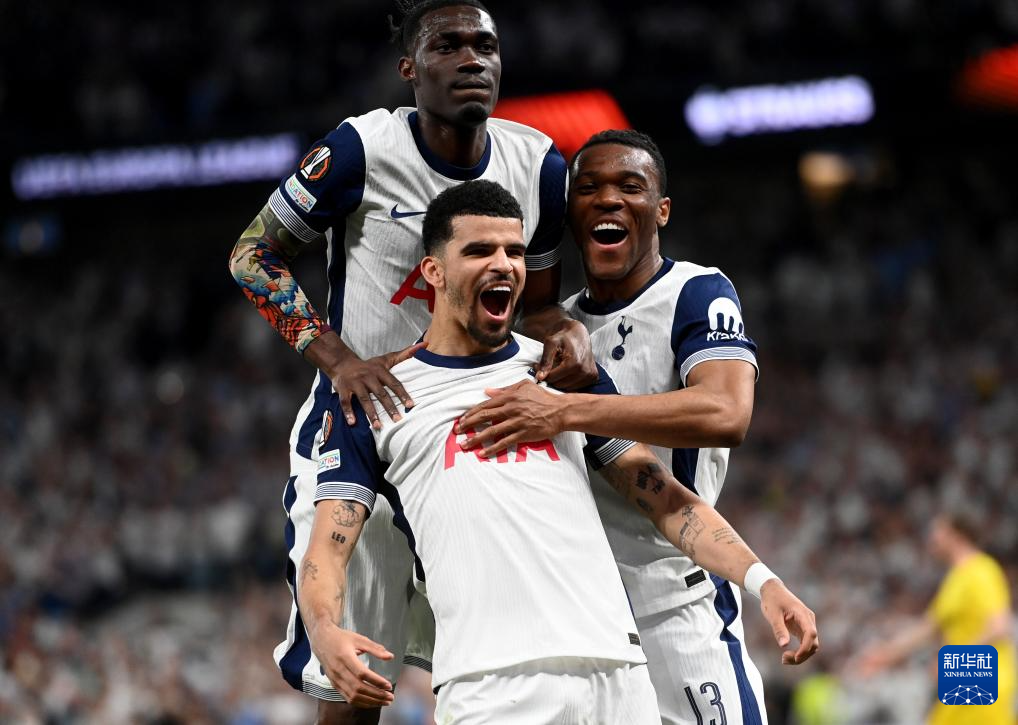 海港在亚冠已跨赛季10场不胜，上次赢球是整整一年前（海港亚冠已连续10场未胜，距上次赢球整整一年）