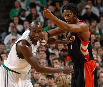 尼克斯骑士决胜6分钟：布伦森唐斯导演17分逆转 米切尔超远绝杀失败！（尼克斯末段6分钟完成17分逆转击败骑士：布伦森联手唐斯发威，米切尔超远绝杀偏出）