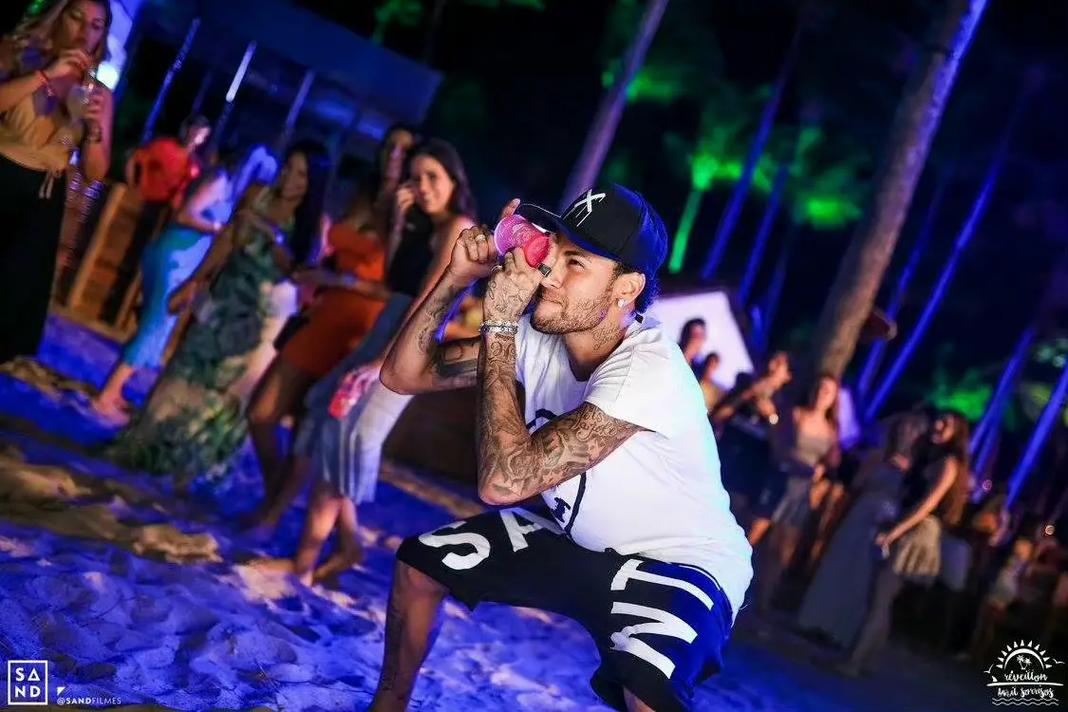 埃尔莫索：我原本很难考虑留队，多亏加斯佩里尼给我机会（埃尔莫索：要不是加斯佩里尼给了机会，我很难选择留队）