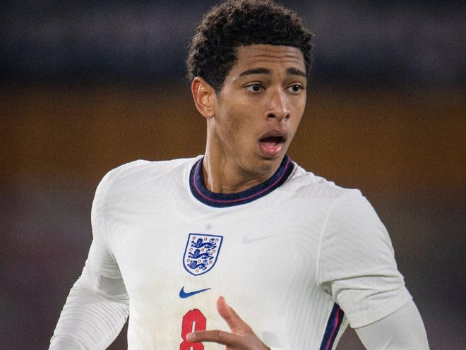 期待精彩表现！孙颖莎王楚钦再次搭档混双（孙颖莎／王楚钦再度携手出战混双，精彩可期）