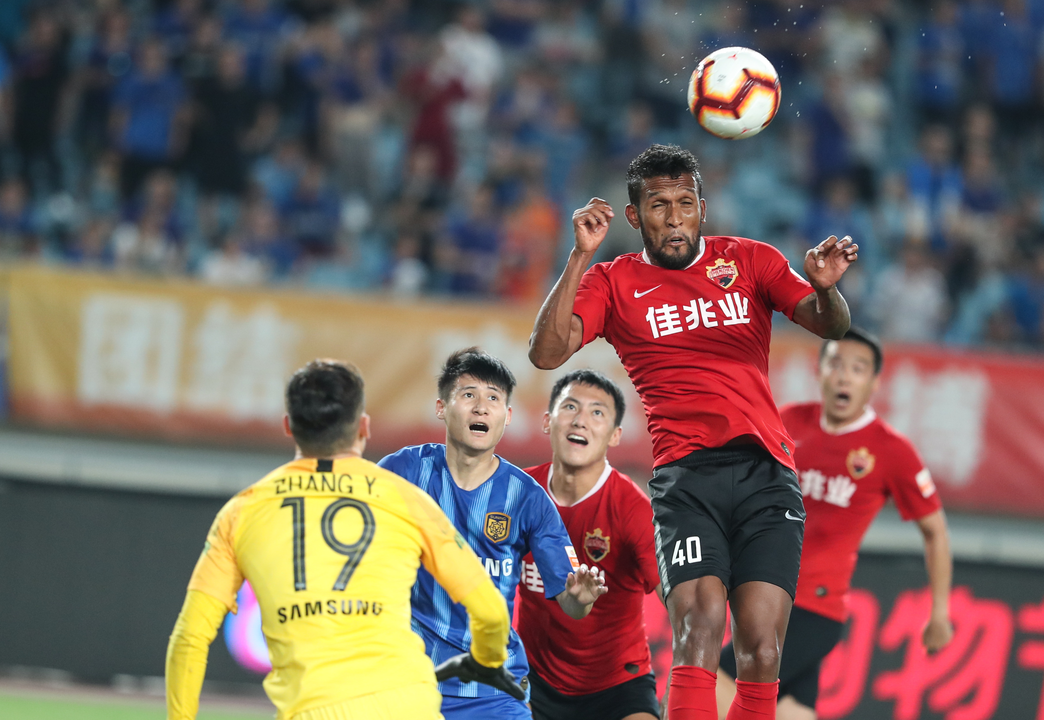 曝沙特欲1亿签青木，若成交曼联坐收3700万！但还需给另一队分成（据称沙特砸1亿求购青木，成交曼联可进账3700万，仍需与另一队分成）