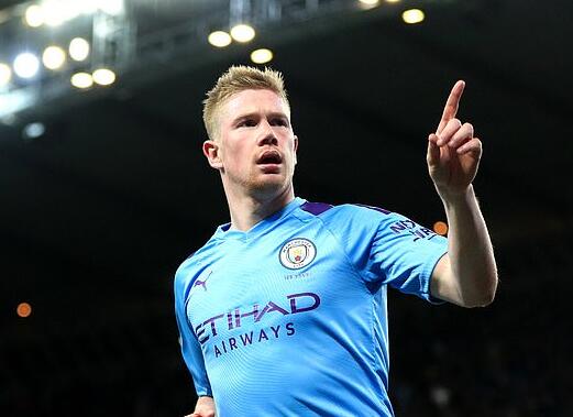 王哲林内线表现惊艳，上海队逆境反击（王哲林内线统治力爆棚，上海队逆势反扑）