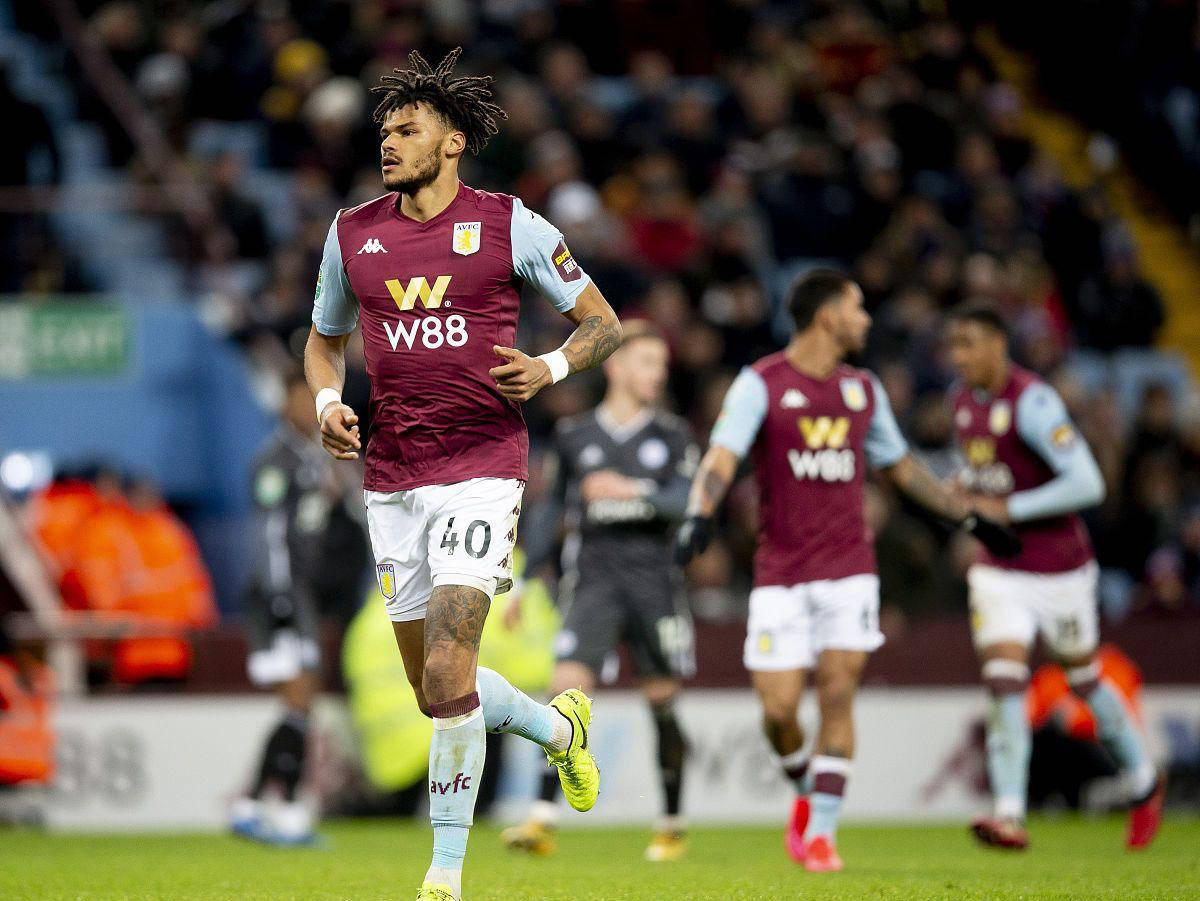 斯基拉：罗马正在计划和詹卢卡-曼奇尼续约至2029年（斯基拉：罗马计划将詹卢卡-曼奇尼合同续至2029年）