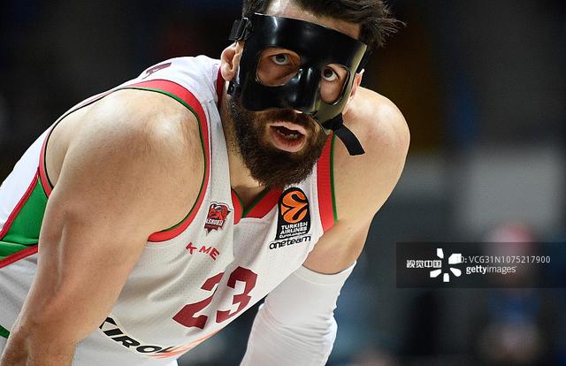 FIFA女足最新排名：中国女足下降一位至世界第17，亚洲第四（FIFA女足排名更新：中国女足跌至世界第17，亚洲第4）