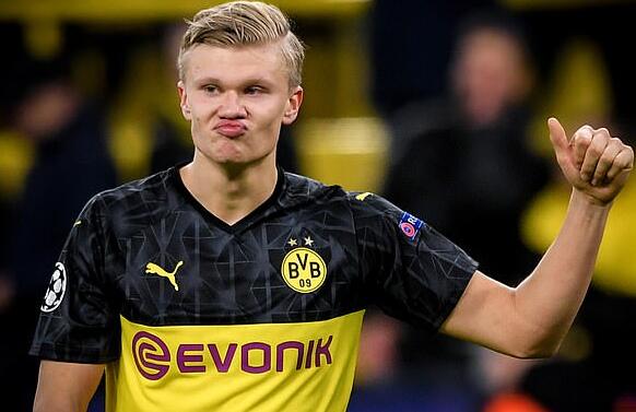 英媒：拜仁、尤文和巴黎有意免签科纳特，球员对各种选择持开放态度（英媒：拜仁、尤文与巴黎盯上科纳特免签，球员对去向持开放态度）