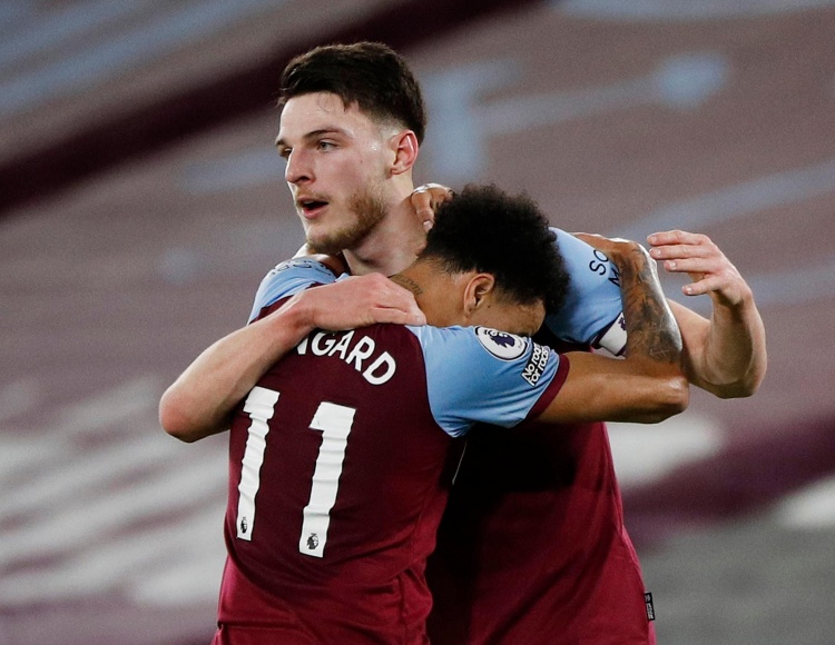 独领风骚，目前欧冠前8球队英超占4席，其余四大联赛各出1队（欧冠八强英超独占半壁江山，其余四大联赛各仅一队入围）