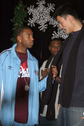 足球中超两场比赛因大雾暂停（受大雾影响，中超两场比赛暂停）