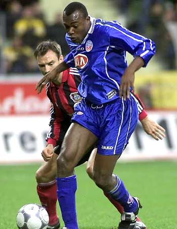 19中12！阿门飞天遁地全场26分7板5助攻集锦，湖人防线彻底被冲垮（19投12中！阿门飞天遁地轰下26分7板5助攻集锦，湖人防线彻底崩塌）