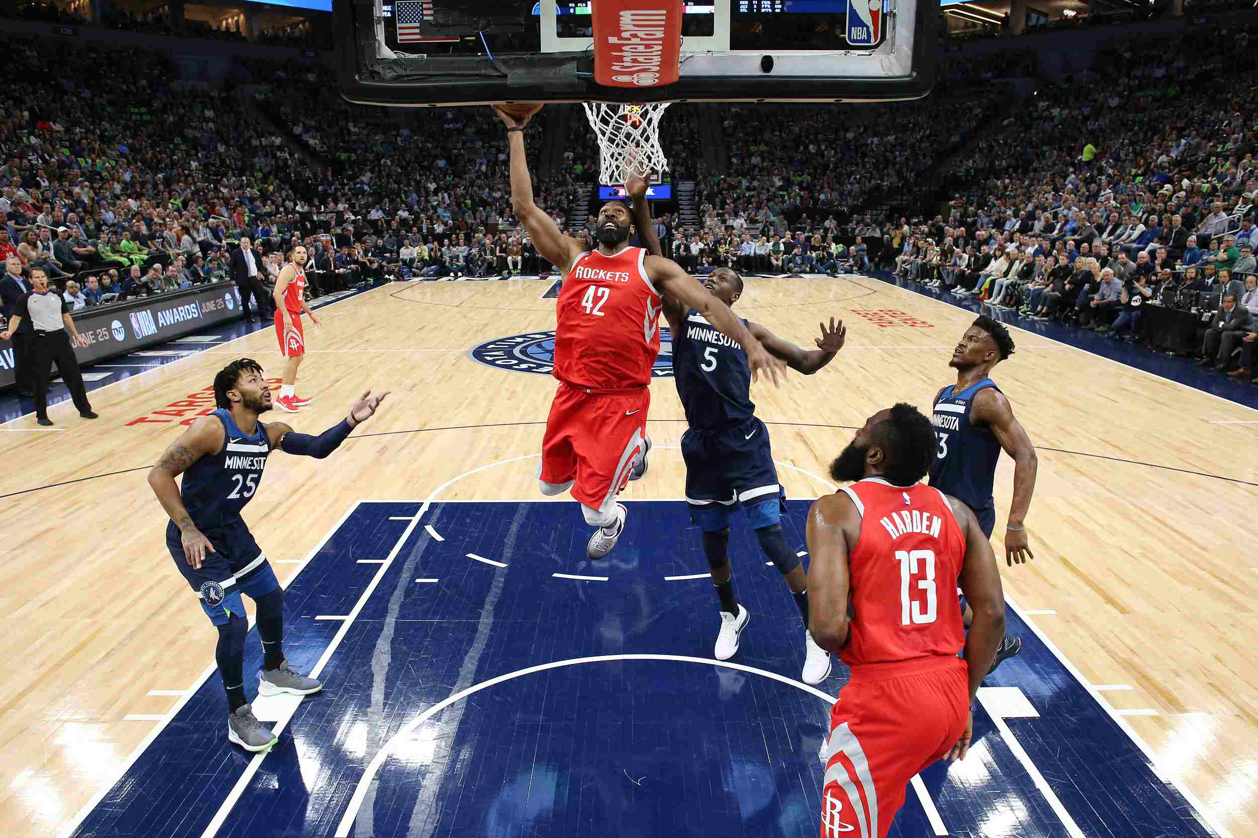 米体：莫拉塔妻子被发现已不再佩戴婚戒，二人感情陷入危机（米兰体育报：莫拉塔妻子被发现未佩戴婚戒，两人感情疑现危机）