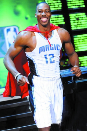 官方：拜仁中场帕利尼亚租借加盟热刺，含2500万欧买断条款（官宣：热刺租借签下拜仁中场帕利尼亚，买断价2500万欧）