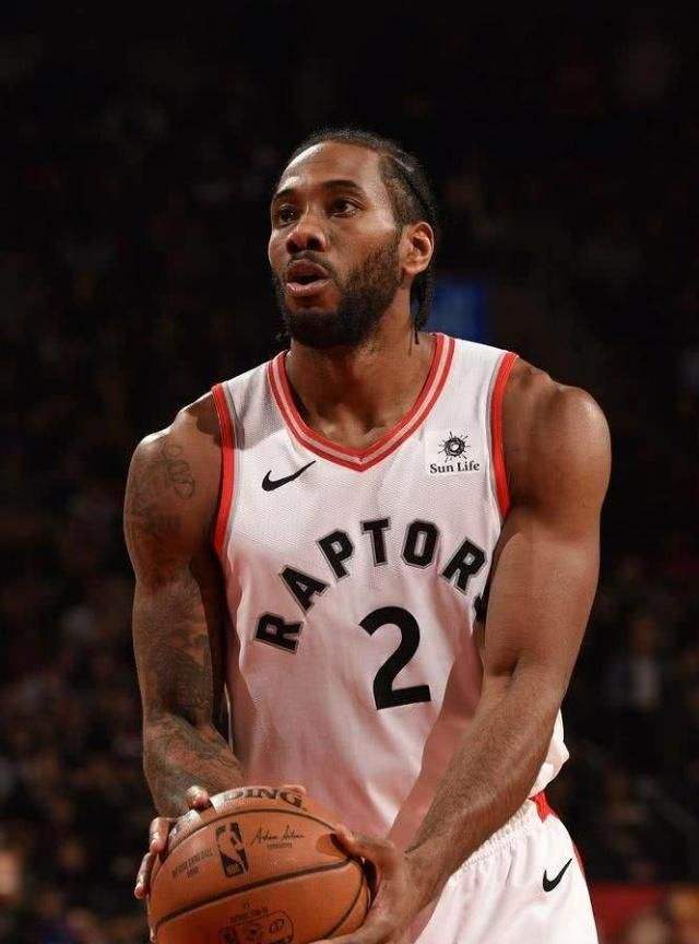 保罗和快船分道扬镳后，湖人接盘？（保罗与快船分手后，湖人会出手吗？）