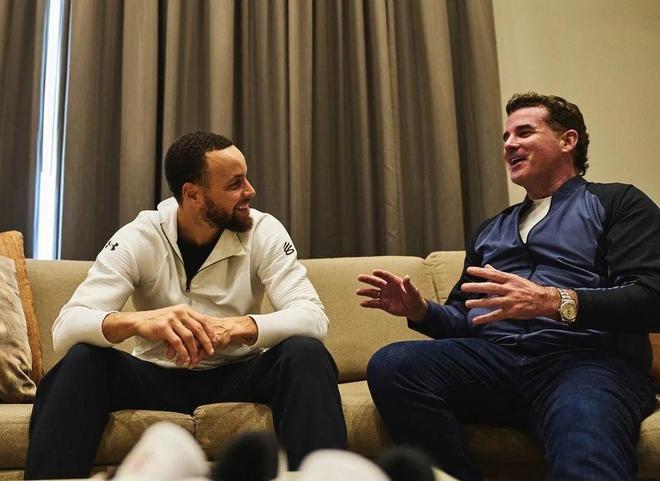 天空：狼堡计划冬窗签下菲尔克鲁格以及小蜜蜂中卫阿耶（天空体育：沃尔夫斯堡计划冬窗引进菲尔克鲁格与布伦特福德中卫阿耶）