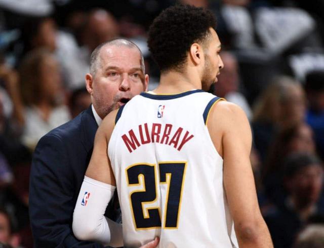 詹姆斯砍下28分10助攻7篮板，末节贡献关键10分（詹姆斯轰下28分10助攻7篮板，末节再取关键10分）