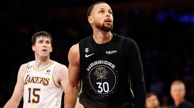 率领球队晋级亚洲杯正赛，新加坡临时主帅加文-李转正（率队进军亚洲杯正赛，新加坡代理主帅加文·李获正式任命）