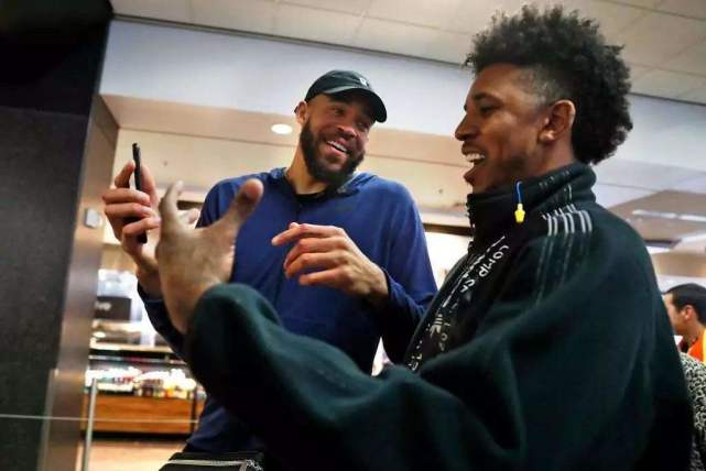 国足未来第一左后卫：华裔球星90万欧转会费登陆波兰联赛！（国足潜在头号左后卫：华裔新星以90万欧转会费加盟波兰联赛）