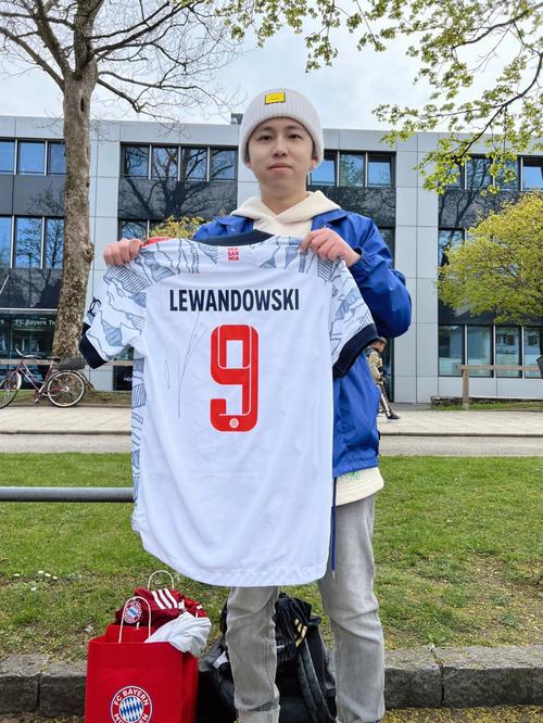 意媒丨阿莱格里要求引援补强，但红鸟……（意媒：阿莱格里力促引援补强，红鸟仍观望）