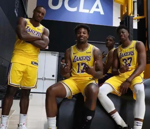 NBA快艇与独行侠鏖战两加时，哈登36岁砍下41分（NBA快艇与独行侠双加时激战，36岁哈登轰下41分）