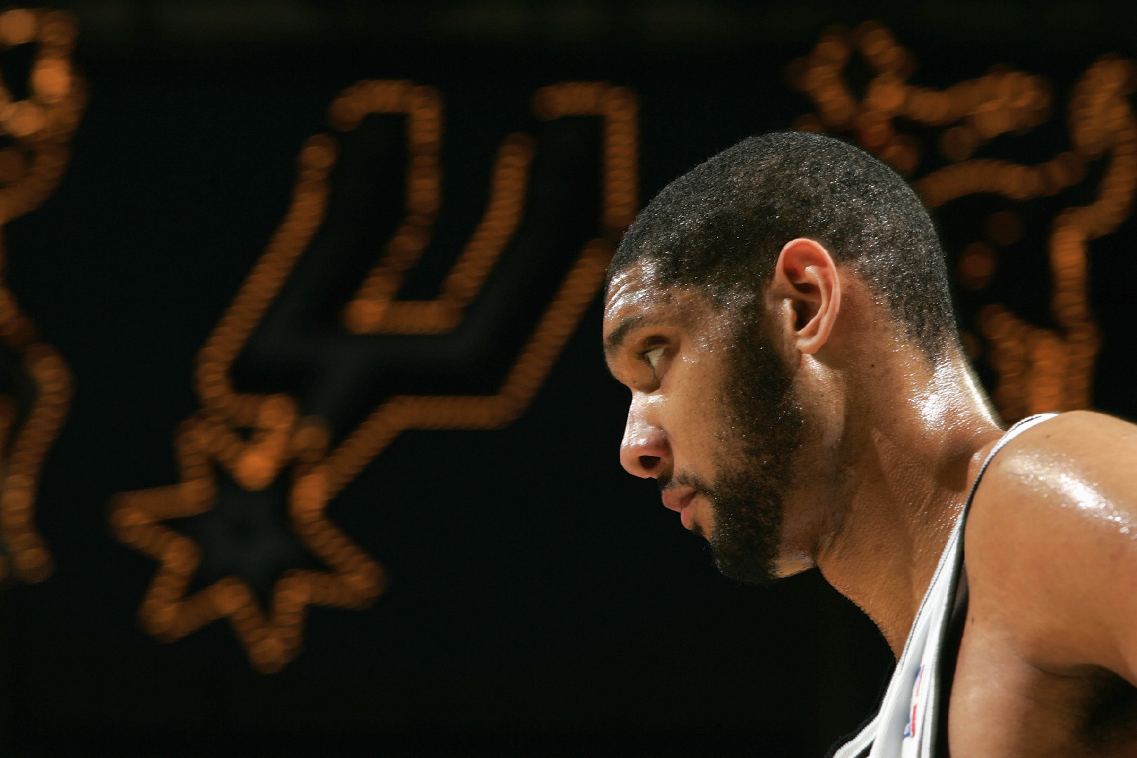 乌度卡：芬尼-史密斯将从替补打起，出场时间在15分钟左右（乌度卡透露：芬尼-史密斯将以替补出战，预计出场约15分钟）