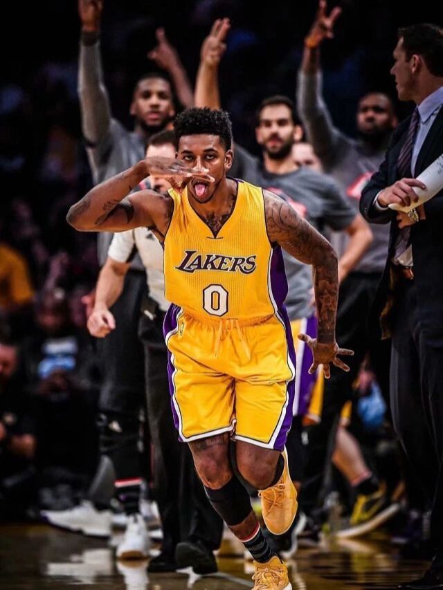 POV：当你站在麦克·迈尼昂面前😳（第一视角：直面麦克·迈尼昂😳）