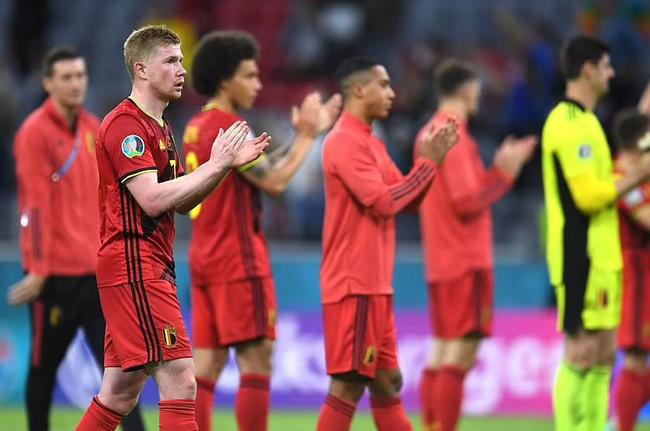 沃尔特马德：在英超踢球对我帮助很大；刚到纽卡时确实有压力（沃尔特马德：英超经历让我受益匪浅，初到纽卡压力不小）