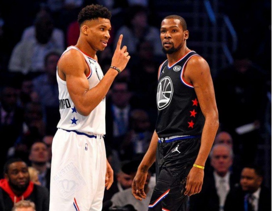 拉菲尼亚安慰弗里克？世体：弗里克只是不满裁判判罚（世体：弗里克只是对裁判判罚不满，非拉菲尼亚安慰）