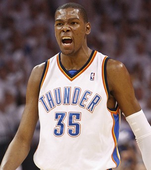 赵丽娜：走了70所学校，女孩踢球屈指可数；想让女孩踢球普及（赵丽娜：走访70所学校，踢球女孩寥寥无几，盼女孩踢球普及）